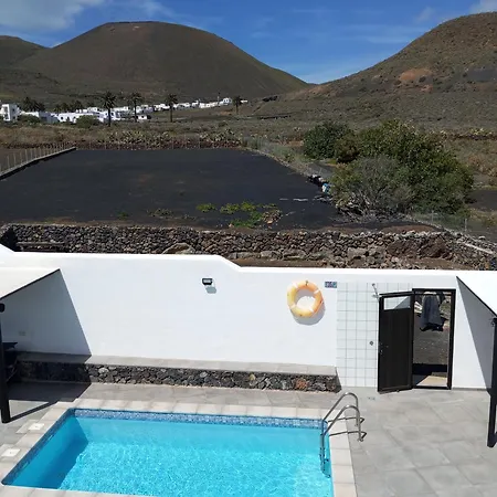 La Tabaiba Piscina Compartida Adultos * Máguez