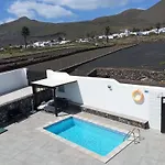 La Tabaiba Piscina Compartida Adultos 度假居 Máguez