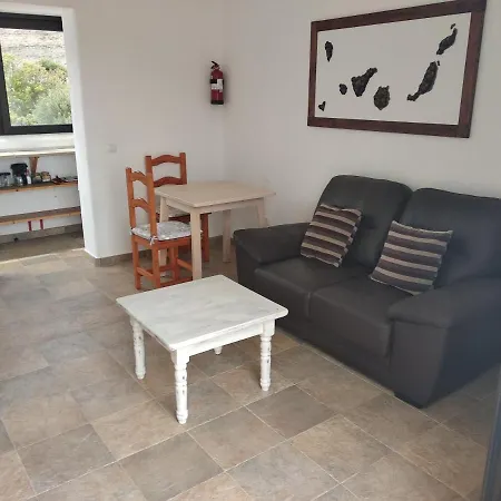 Finca La Tabaiba Piscina Compartida Adultos Holiday home *